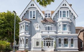 Oaklands Guest House